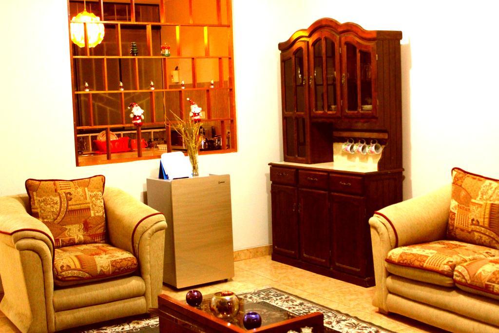 Taytaypa Rooms & Apartments Lima Airport Esterno foto