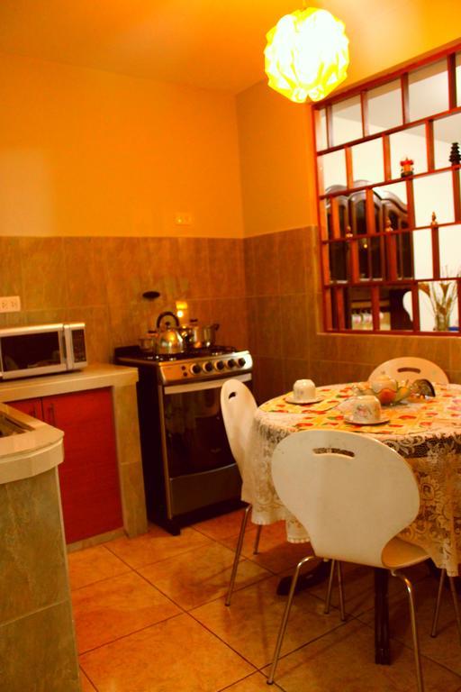 Taytaypa Rooms & Apartments Lima Airport Esterno foto