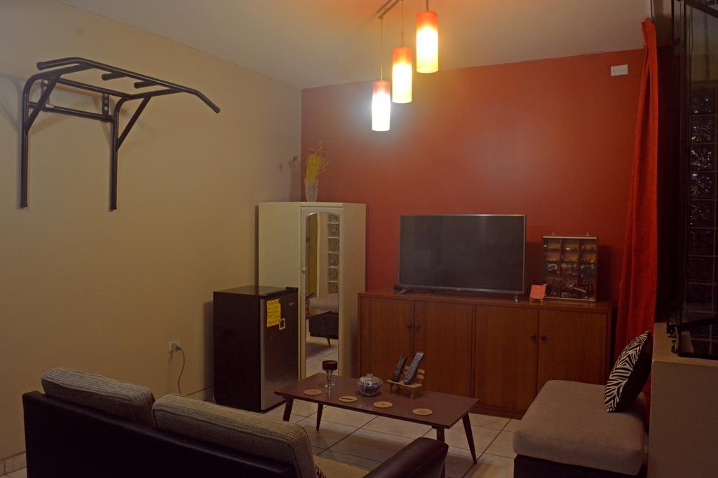 Taytaypa Rooms & Apartments Lima Airport Esterno foto