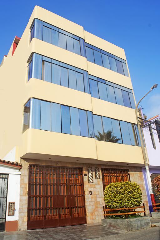 Taytaypa Rooms & Apartments Lima Airport Esterno foto