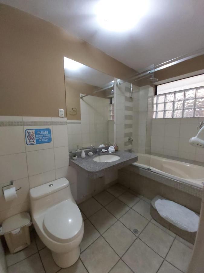 Taytaypa Rooms & Apartments Lima Airport Esterno foto