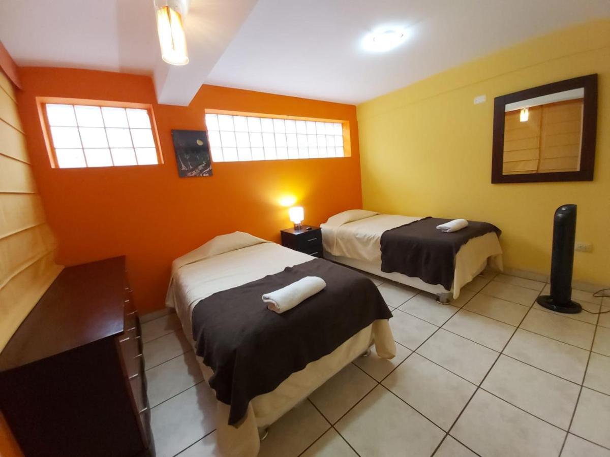 Taytaypa Rooms & Apartments Lima Airport Esterno foto